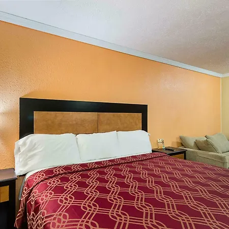 Rodeway Inn West Dodge-2