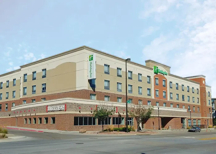 Pet Friendly hotel: Holiday Inn Omaha Downtown - Waterpark By Ihg